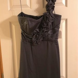 Beautiful Jessica Simpson party dress.